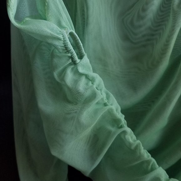 NWT GREEN RUCHED TULLE TOP - Picture 4 of 5
